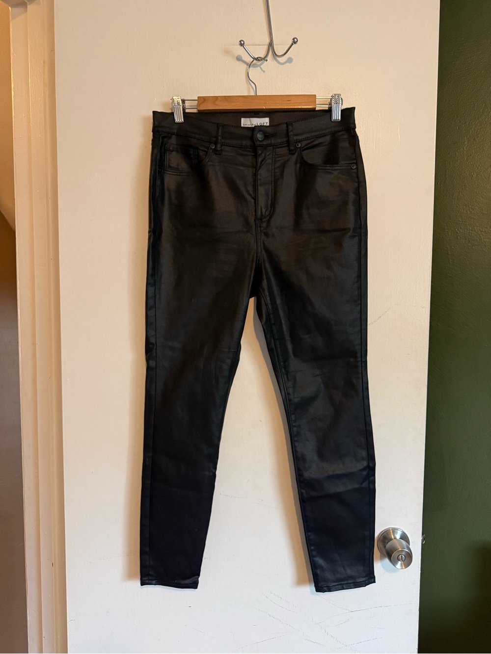 Loft coated black the skinny jeans size 29P/ 8P